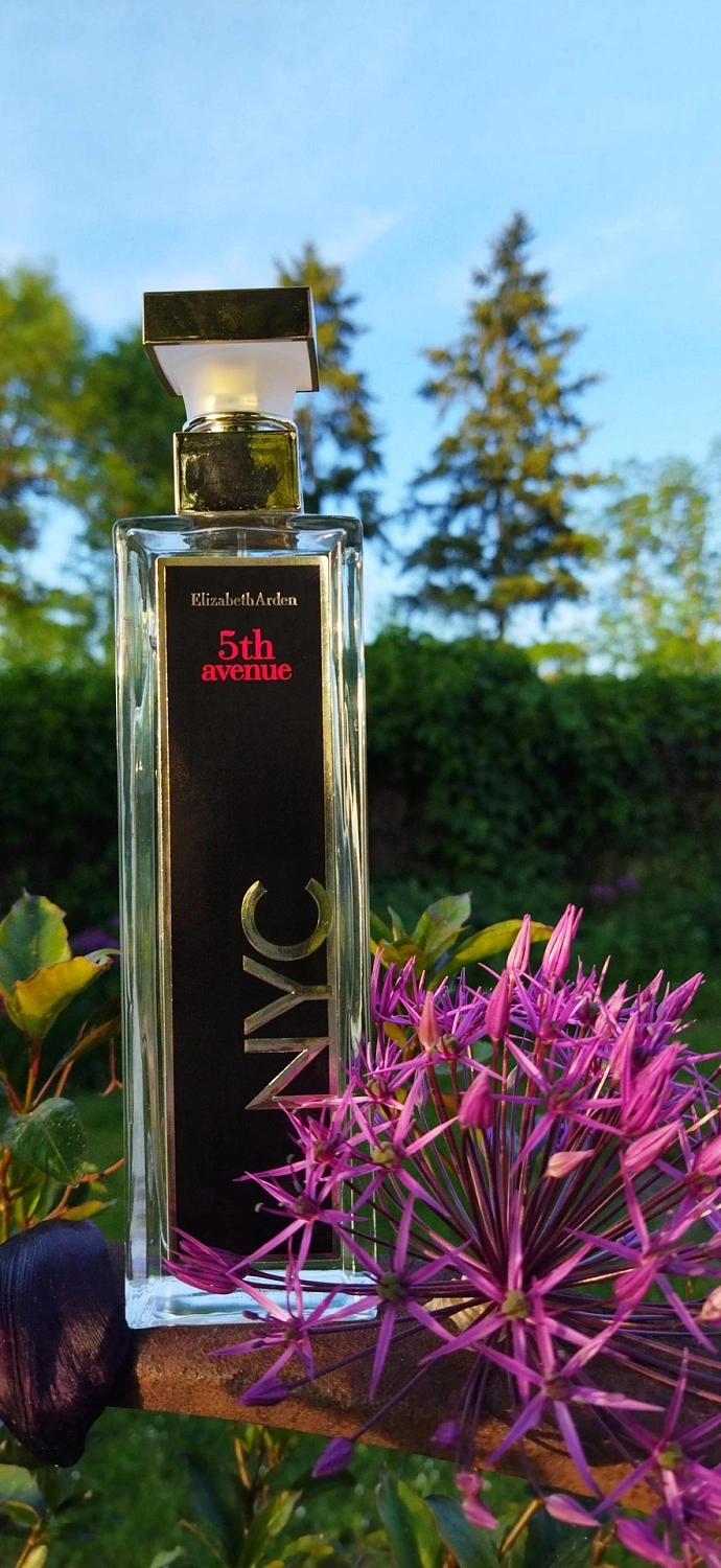 Elizabeth Arden 5th Avenue NYC Limited Edition