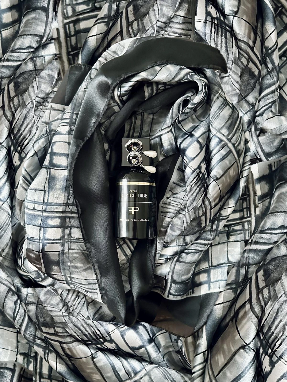 Les Eaux Primordiales Cedre Supefluide