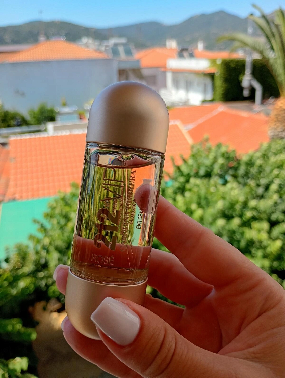 CAROLINA HERRERA 212 VIP Rose