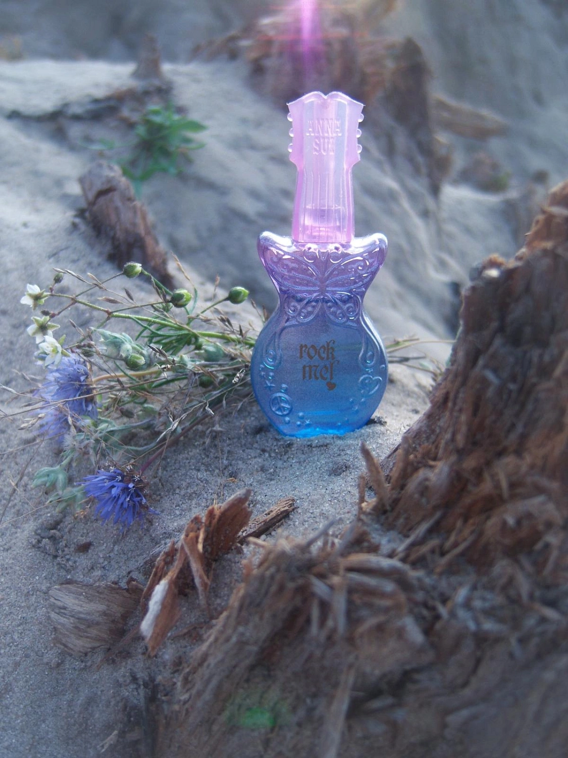 ANNA SUI Rock Me! Summer of Love ANNA SUI Rock Me! Summer of Love