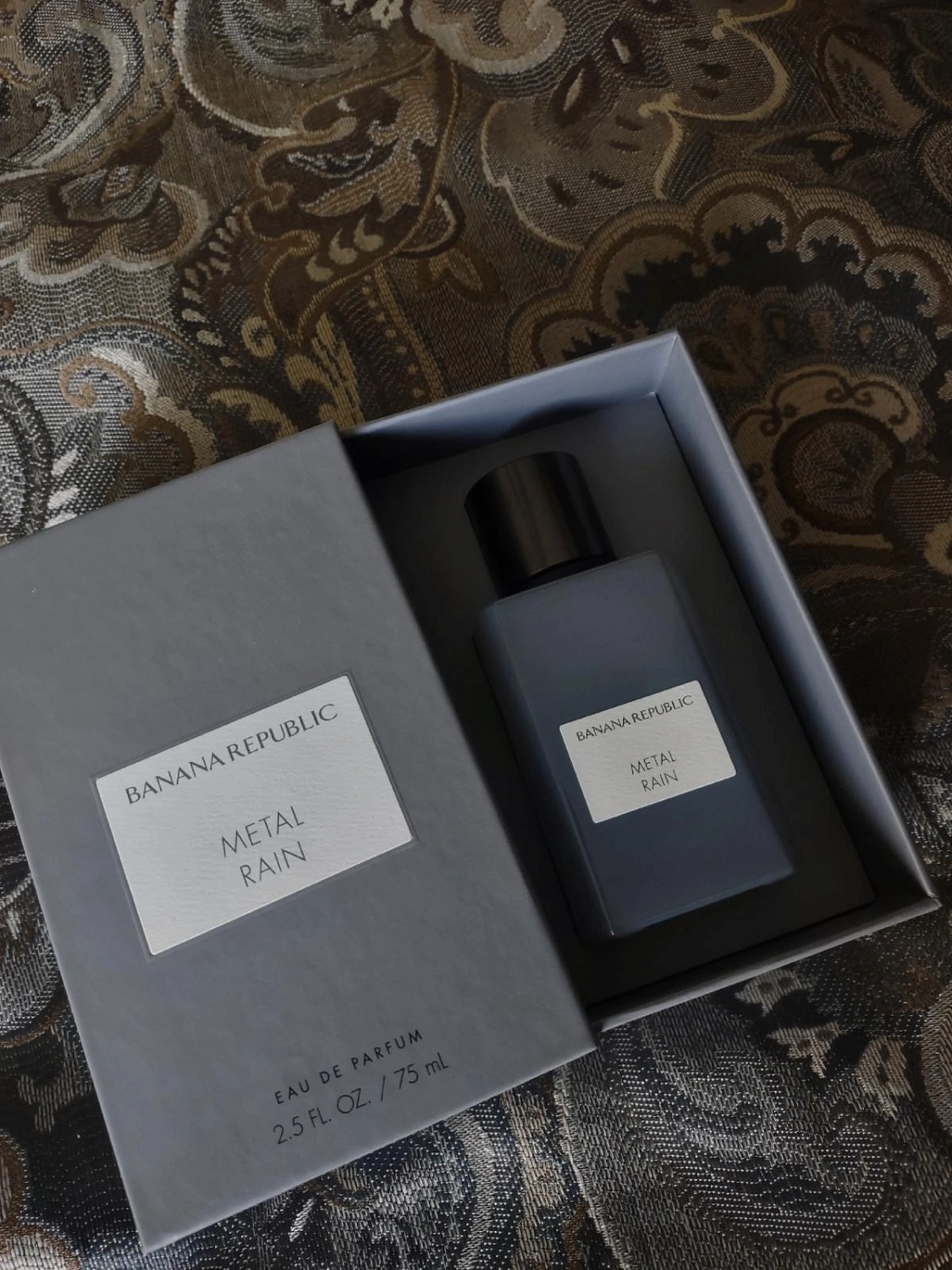 Banana Republic Metal Rain
