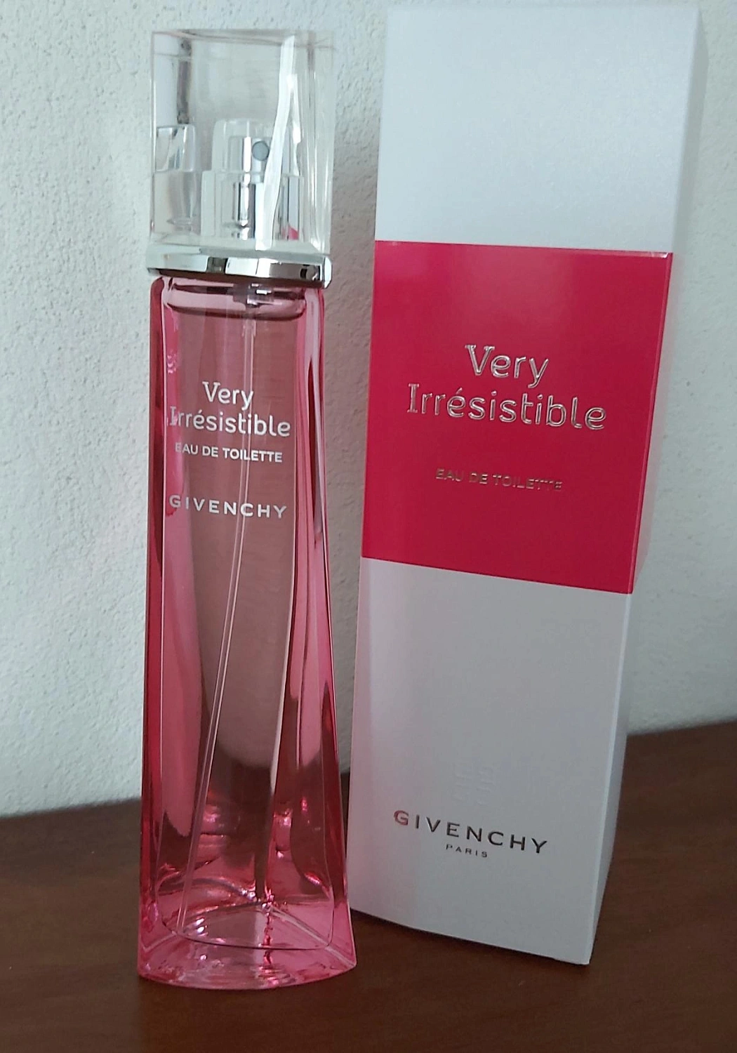 GIVENCHY Very Irresistible Eau de Toilette GIVENCHY Very Irresistible Eau de Toilette