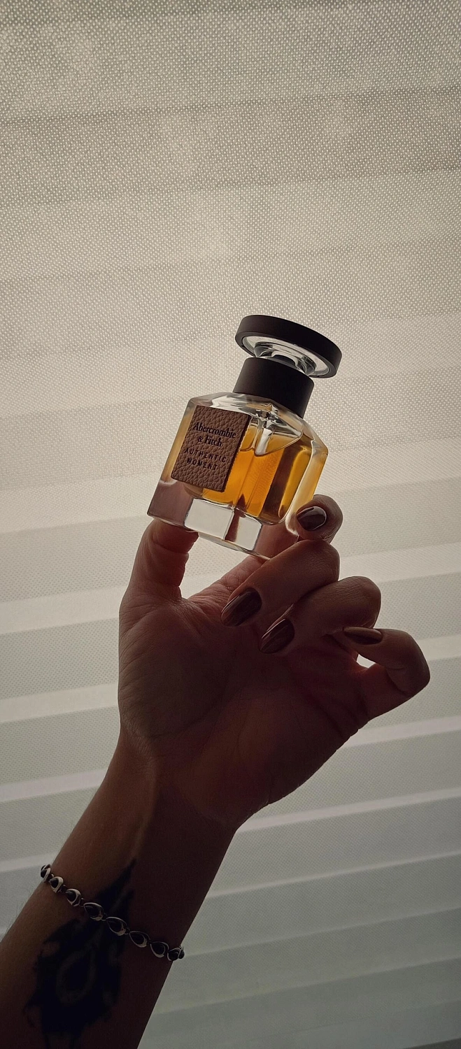 Abercrombie & Fitch Authentic Moment Man