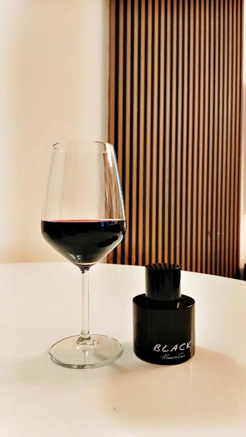 KENNETH COLE Black for Him