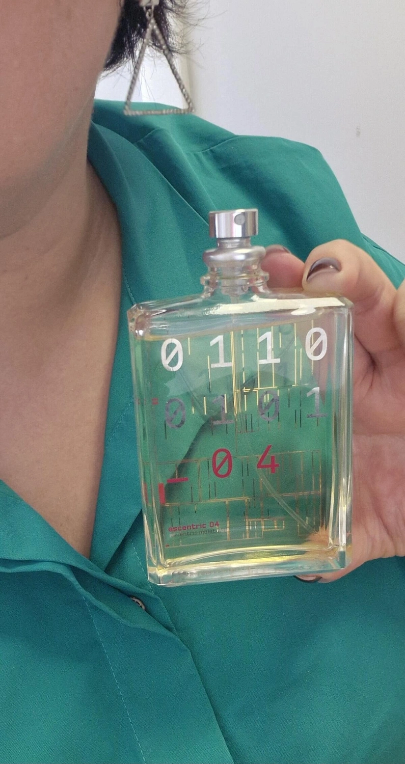 Escentric Molecules Escentric 04