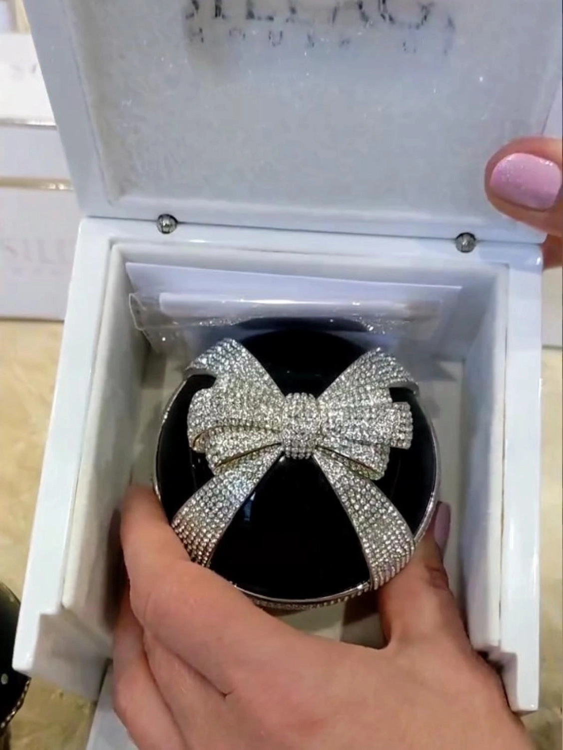 House Of Sillage Nouez Moi