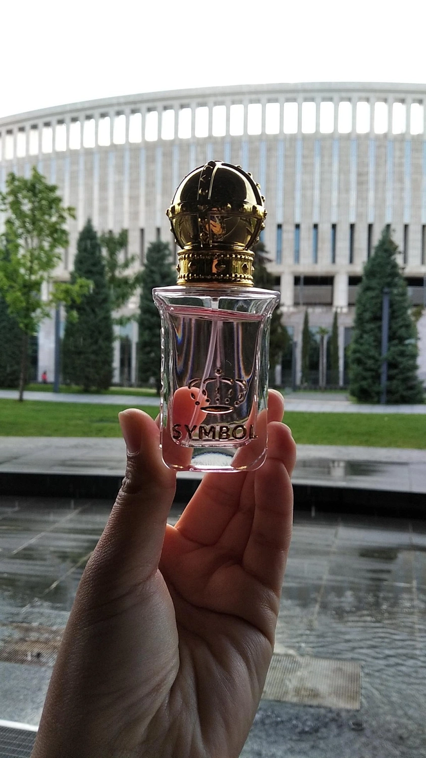 Marina de Bourbon Symbol For A Lady