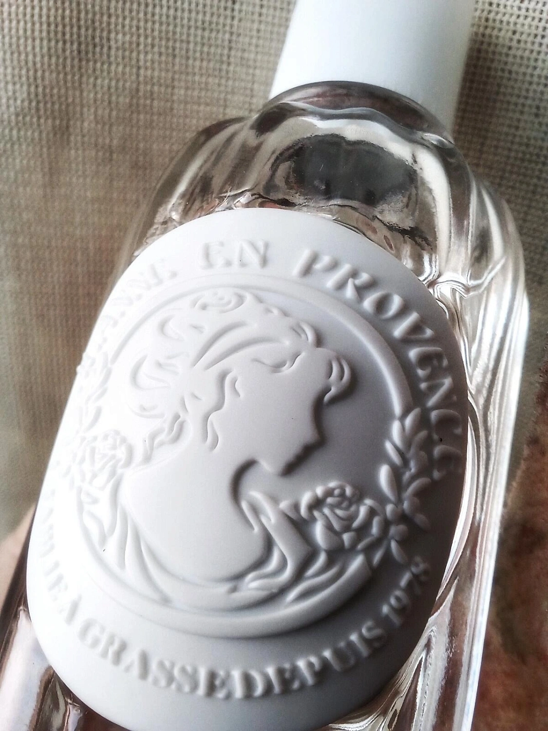 Jeanne en Provence Flanerie Dans La Verger