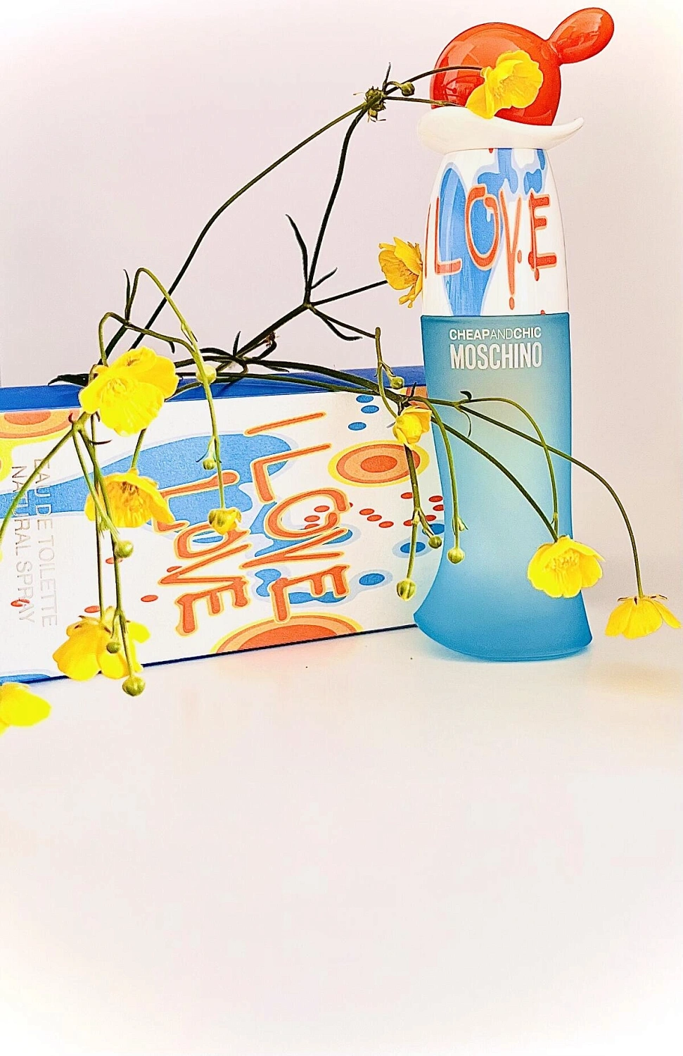 MOSCHINO Cheap & Chic I Love Love