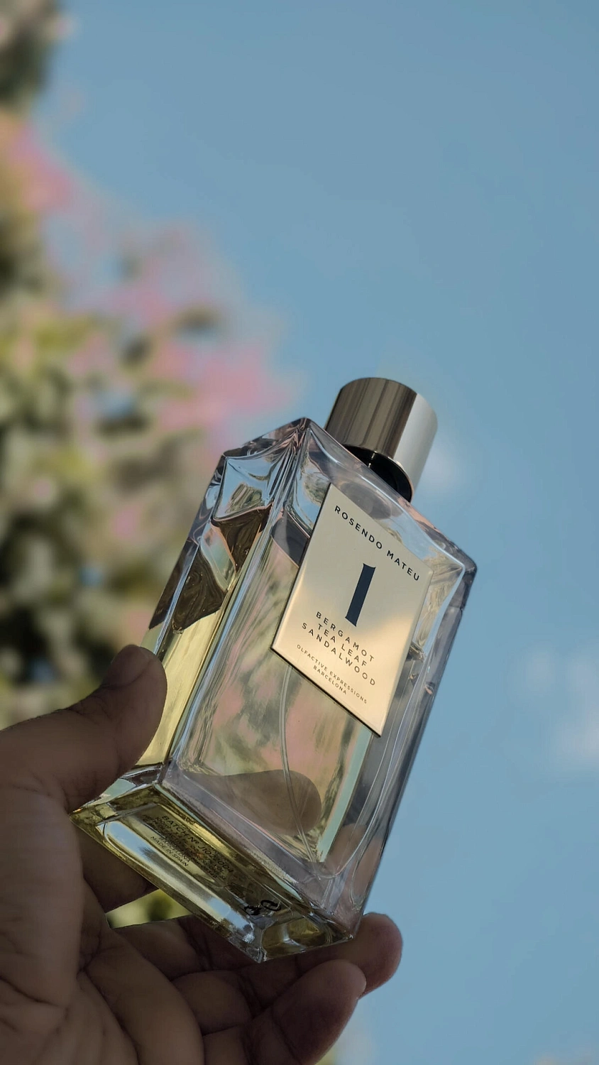 Rosendo Mateu Olfactive Expressions Rosendo Mateu Nº 1 Bergamot, Tea Leaf, Sandalwood