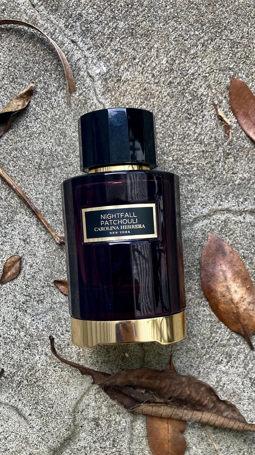 CAROLINA HERRERA Nightfall Patchouli CAROLINA HERRERA Nightfall Patchouli