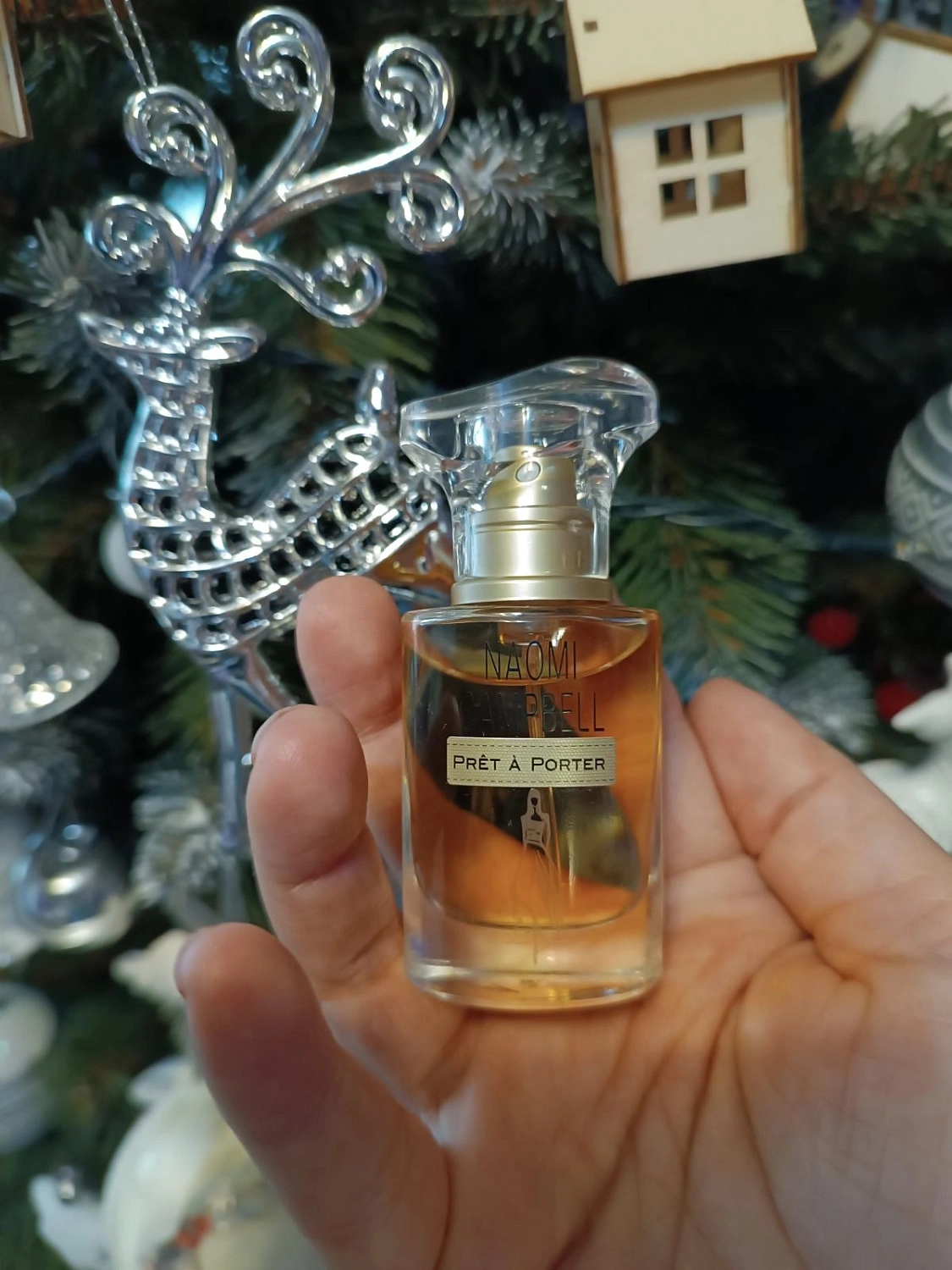 Naomi Campbell Pret a Porter