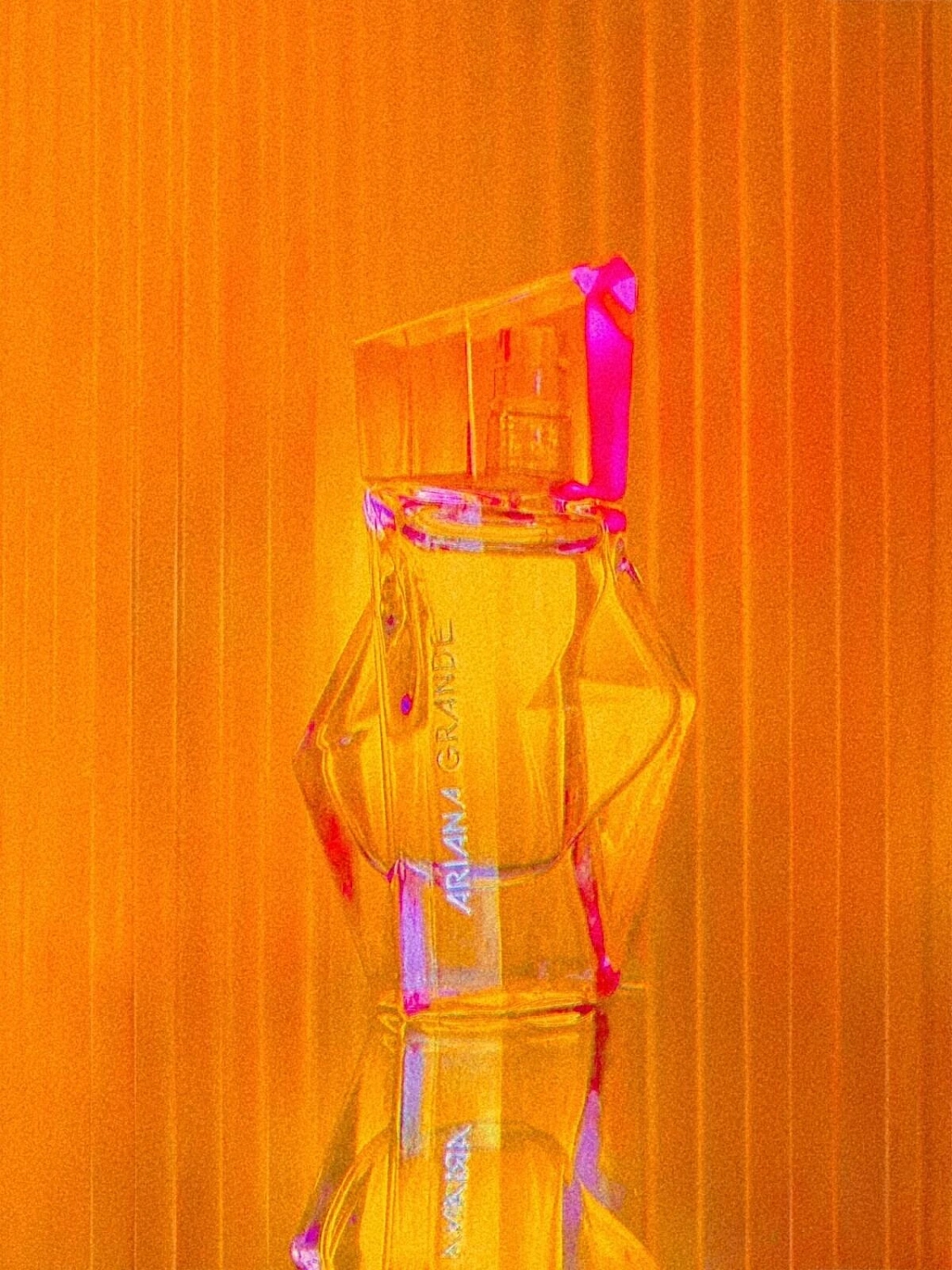 Ariana Grande R.E.M.