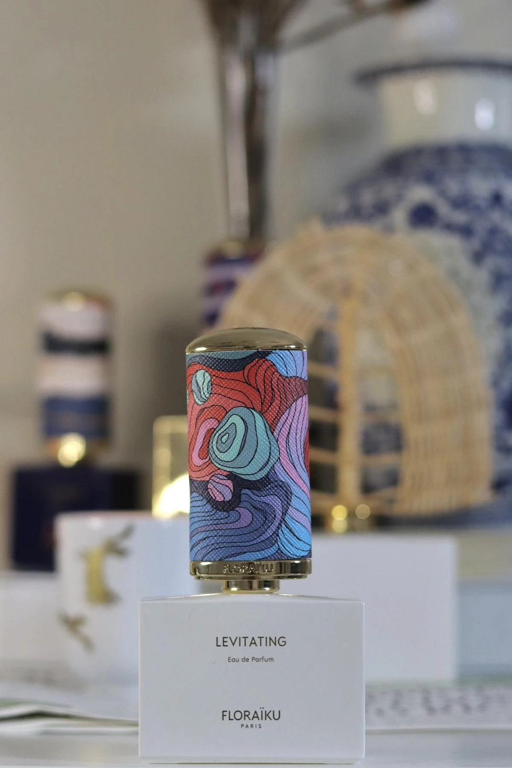 Floraiku Levitating