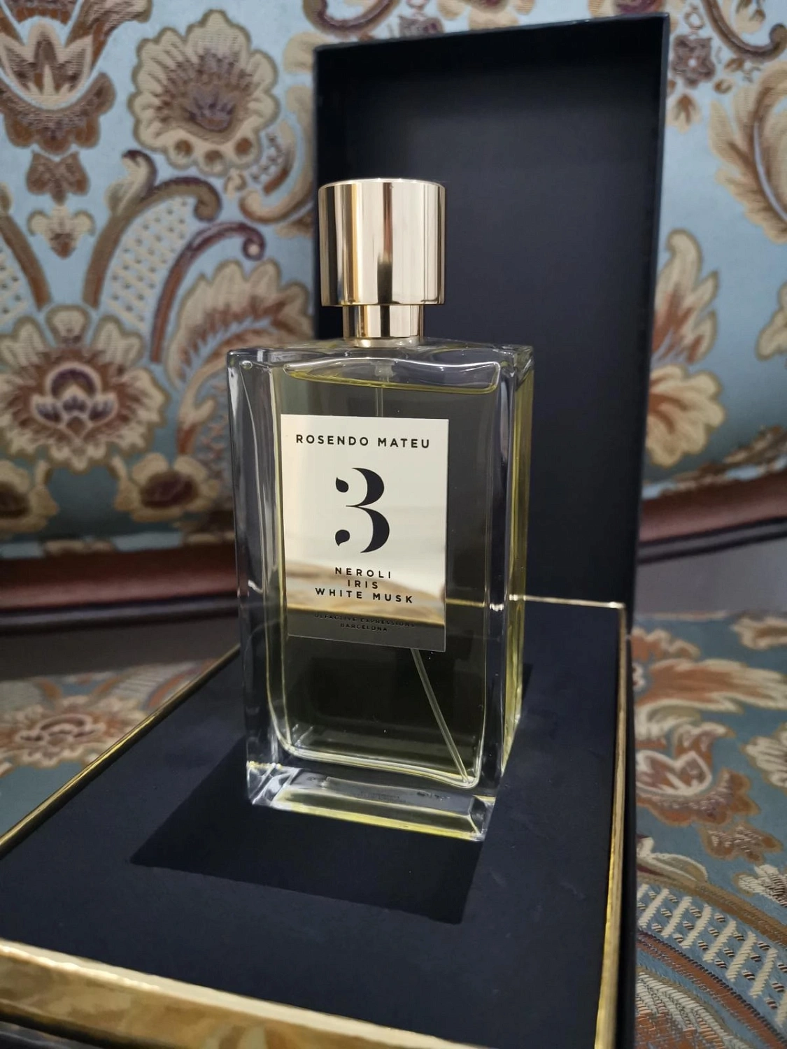Rosendo Mateu Olfactive Expressions Rosendo Mateu Nº 3 Neroli, Iris, White Musk Rosendo Mateu Olfactive Expressions Rosendo Mateu Nº 3 Neroli, Iris, White Musk