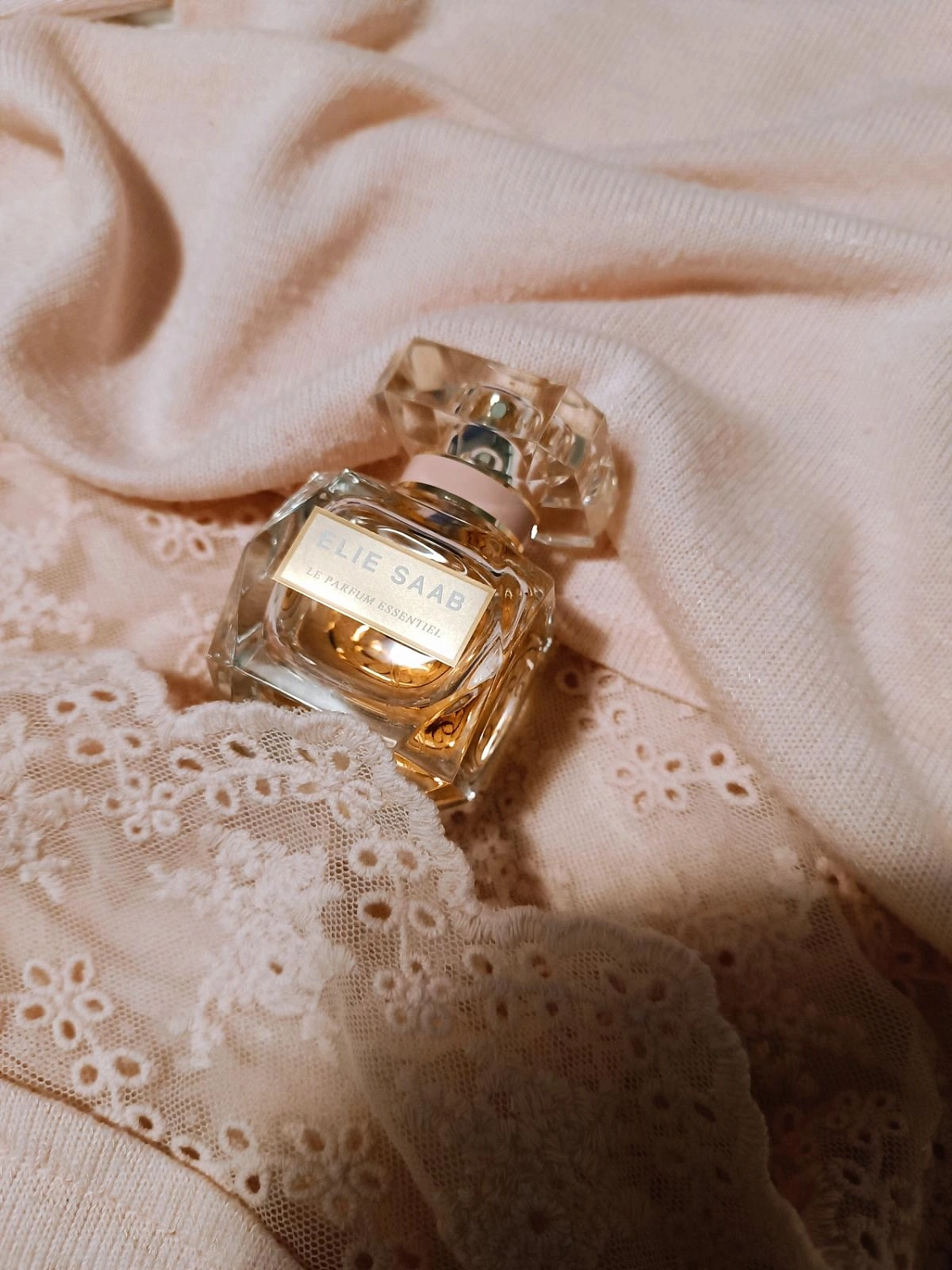 Elie Saab Le Parfum Essentiel Elie Saab Le Parfum Essentiel