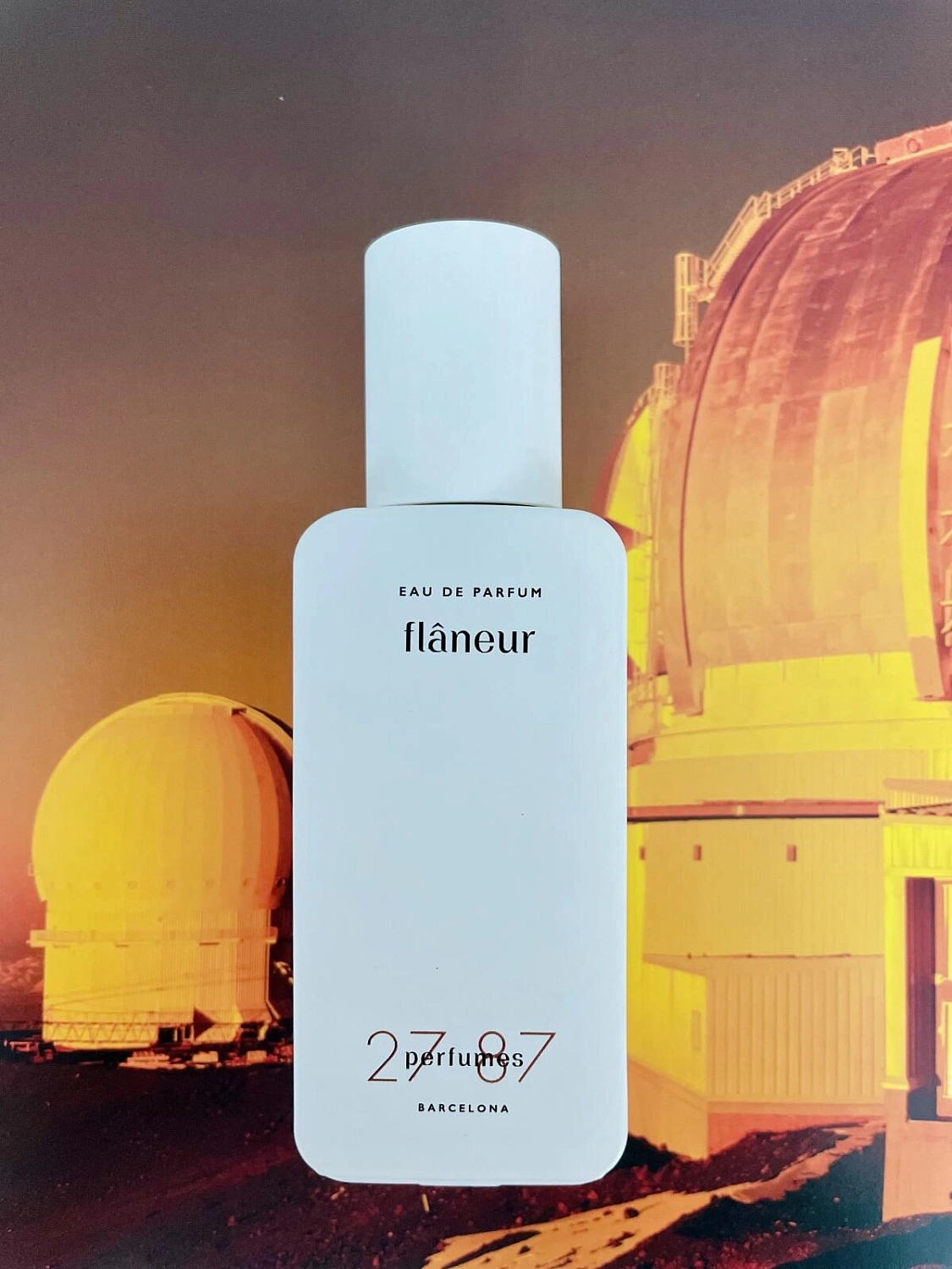 27 87 Perfumes Flaneur