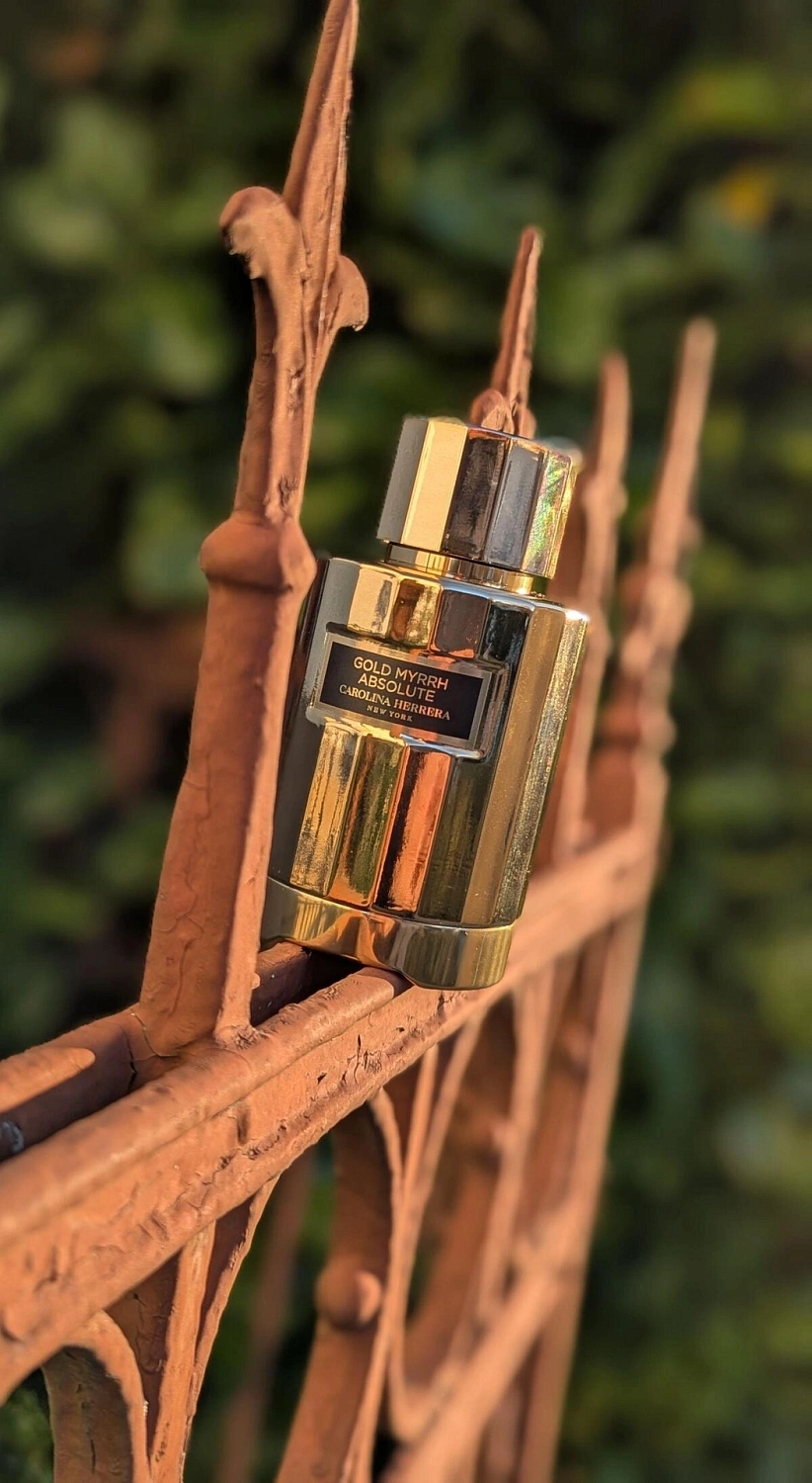 CAROLINA HERRERA Gold Myrrh Absolute