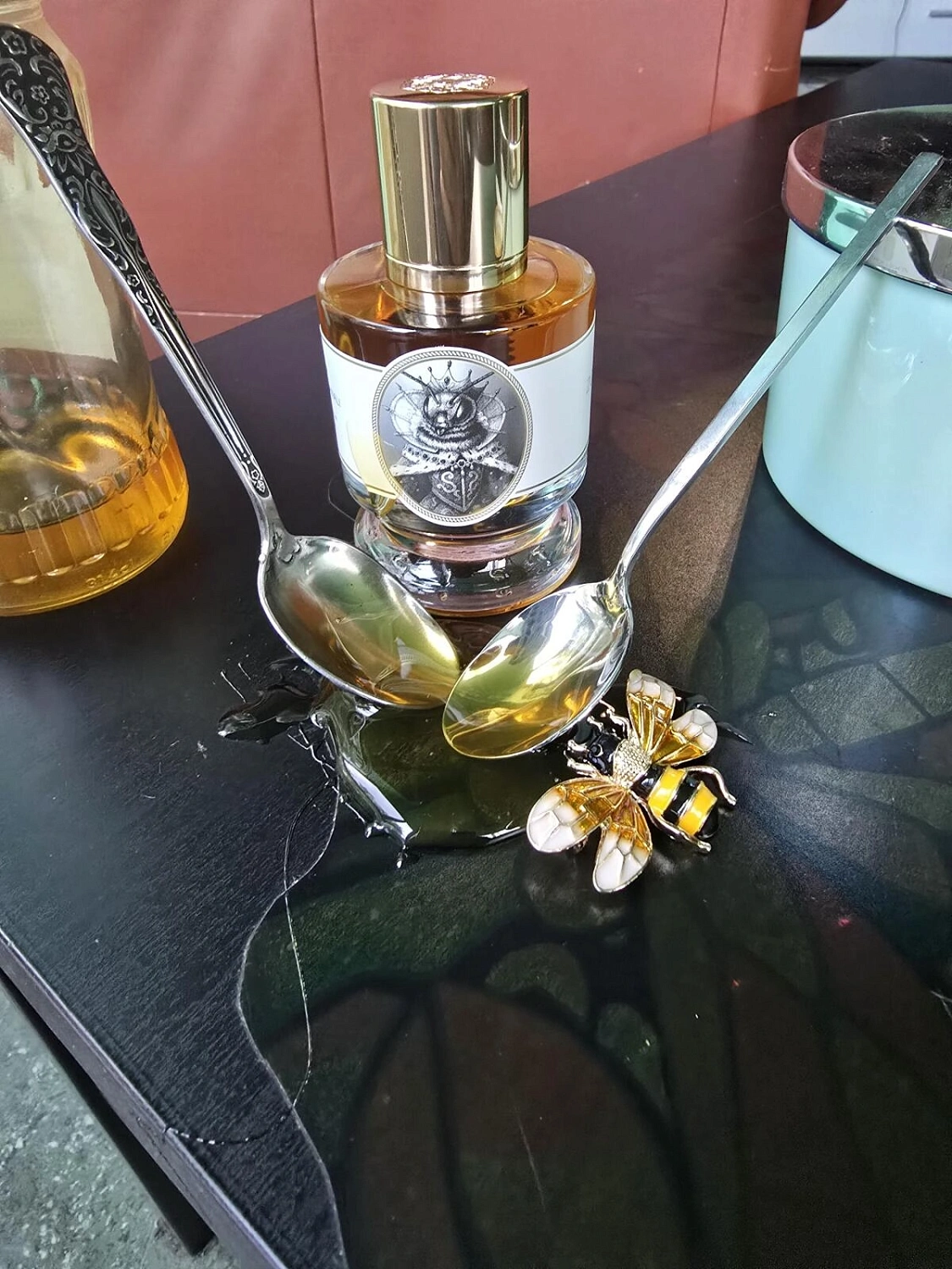 Zoologist Perfumes Bee