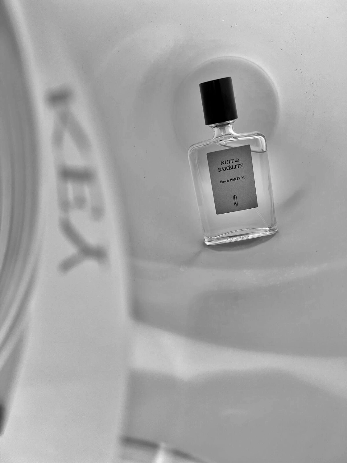 Naomi Goodsir Nuit de Bakelite