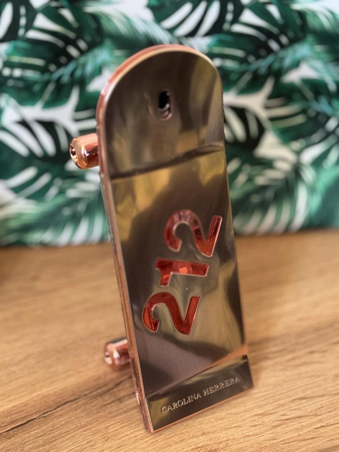 CAROLINA HERRERA 212 Heroes Forever Young