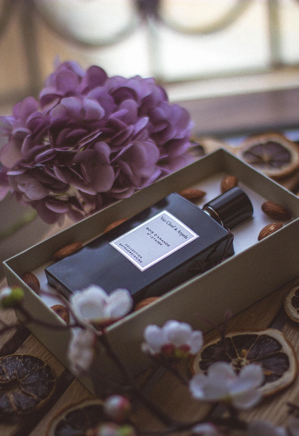 Van Cleef & Arpels Collection Extraordinaire Bois d'Amande