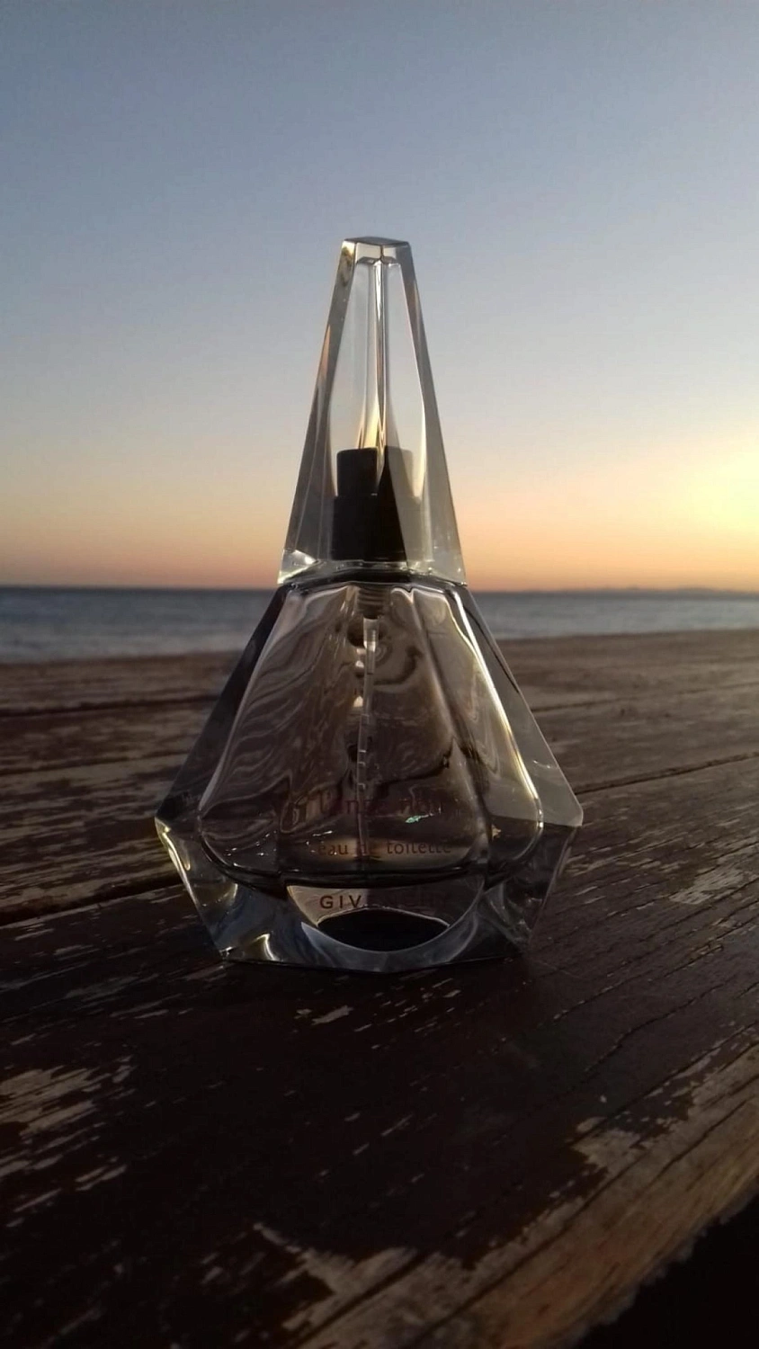 GIVENCHY L’Ange Noir Eau de Toilette GIVENCHY L’Ange Noir Eau de Toilette