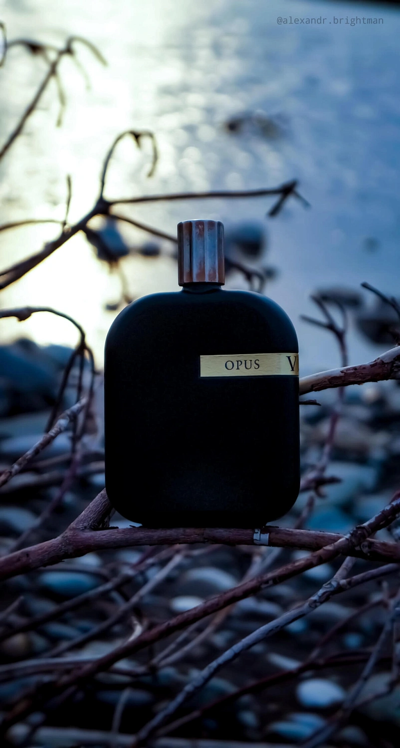 Amouage The Library Collection Opus VII
