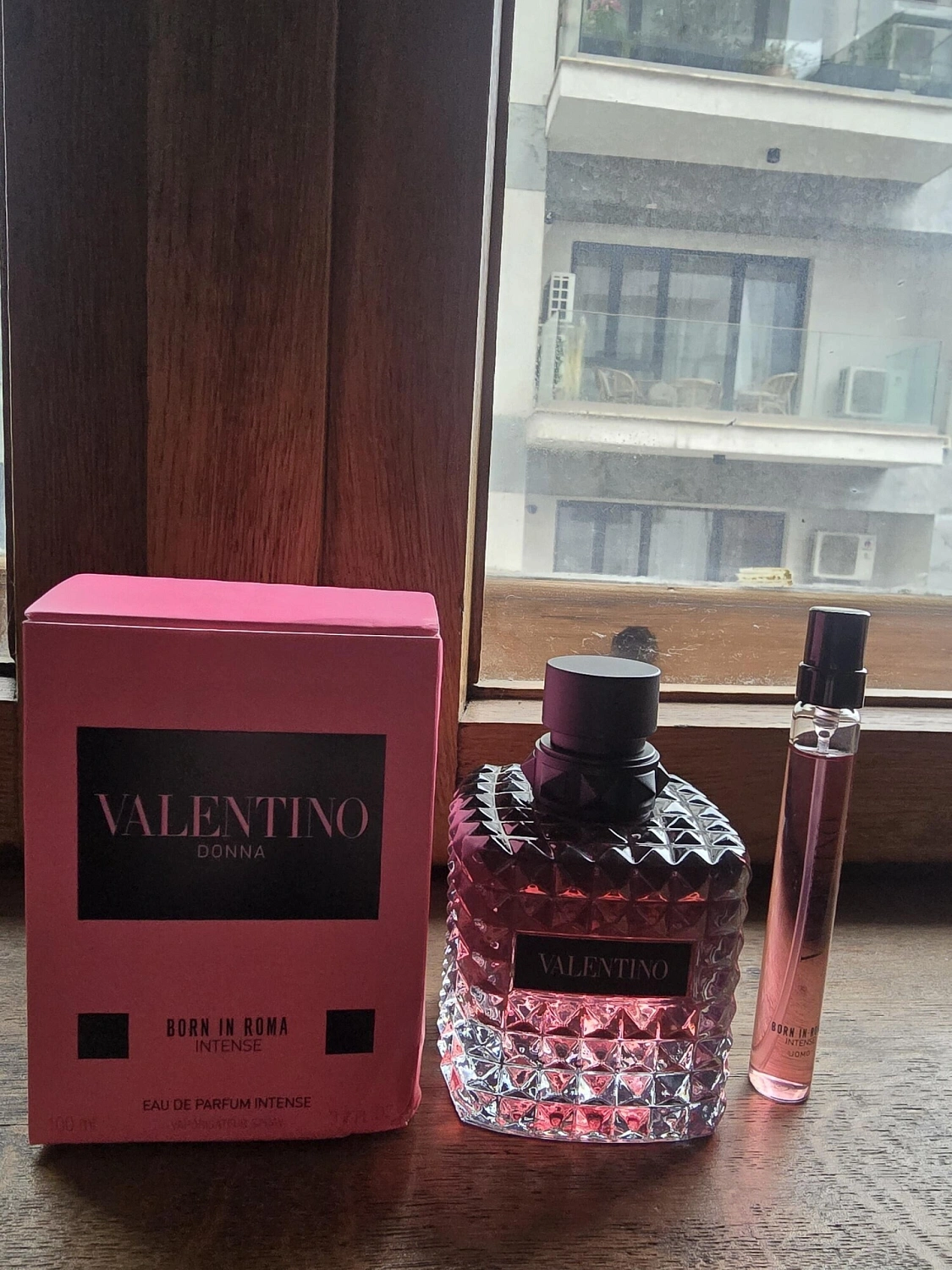 Valentino Donna Born In Roma Intense