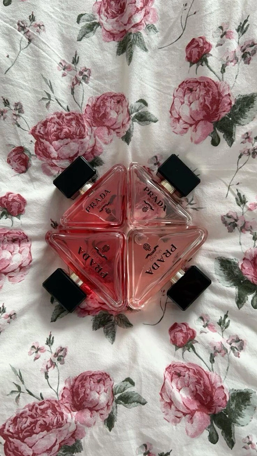 Prada Paradoxe Virtual Flower
