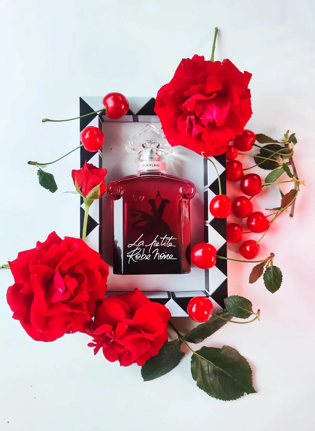 Guerlain La Petite Robe Noire Eau de Parfum Absolue Guerlain La Petite Robe Noire Eau de Parfum Absolue
