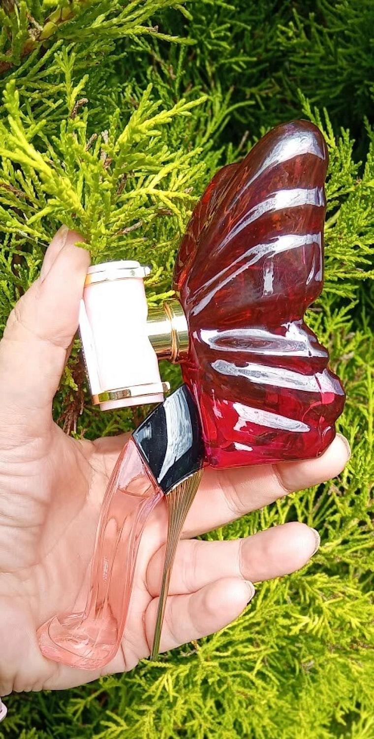 CAROLINA HERRERA La Bomba