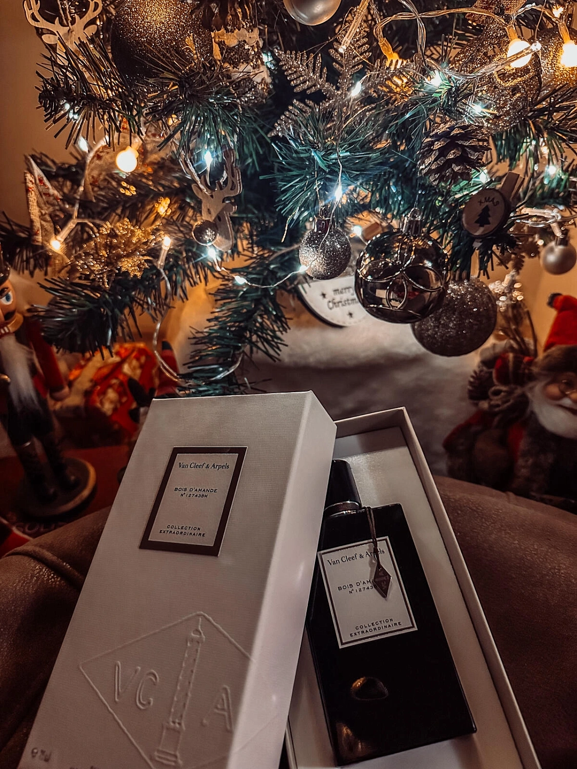 Van Cleef & Arpels Collection Extraordinaire Bois d'Amande