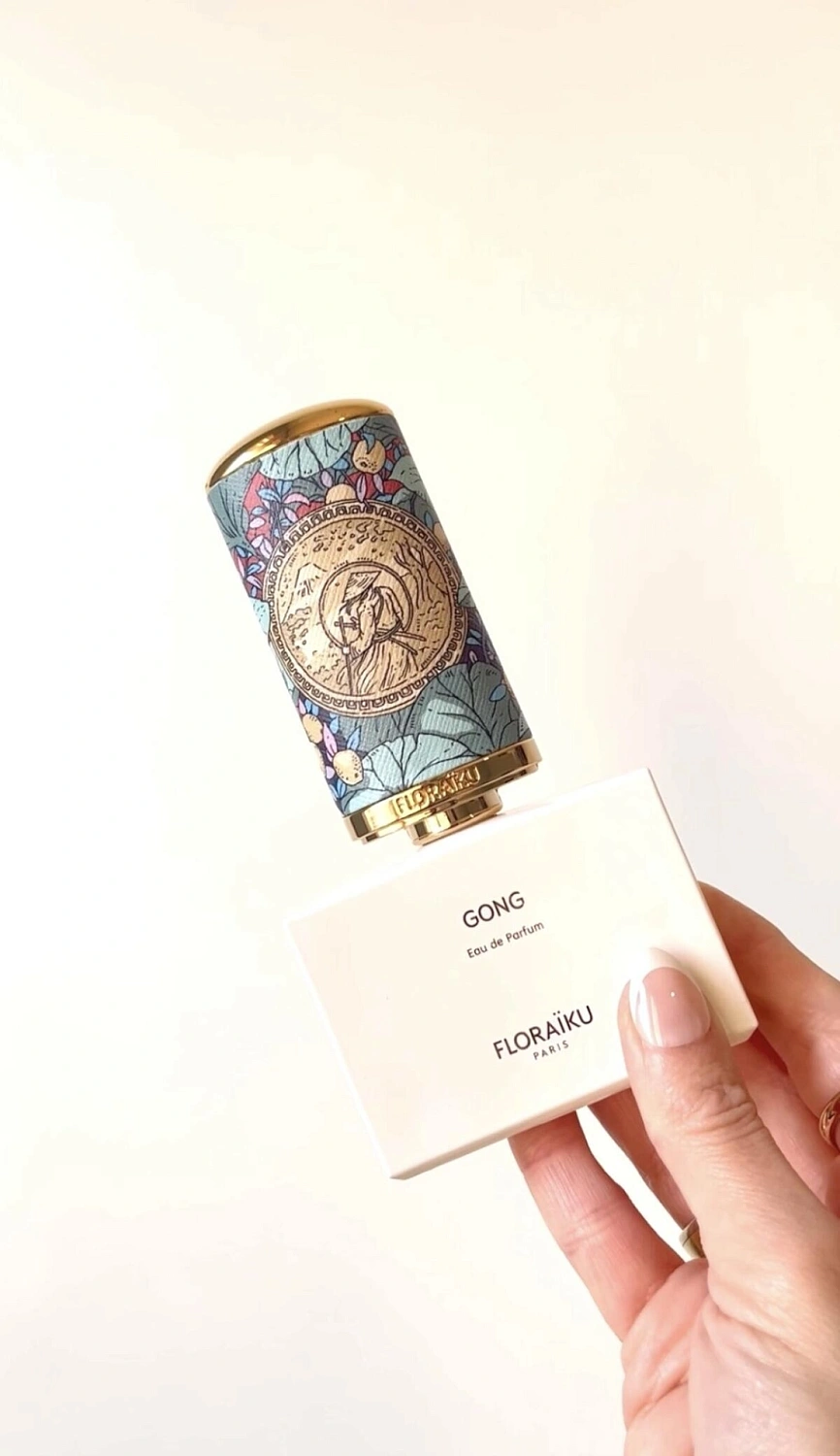 Floraiku Gong