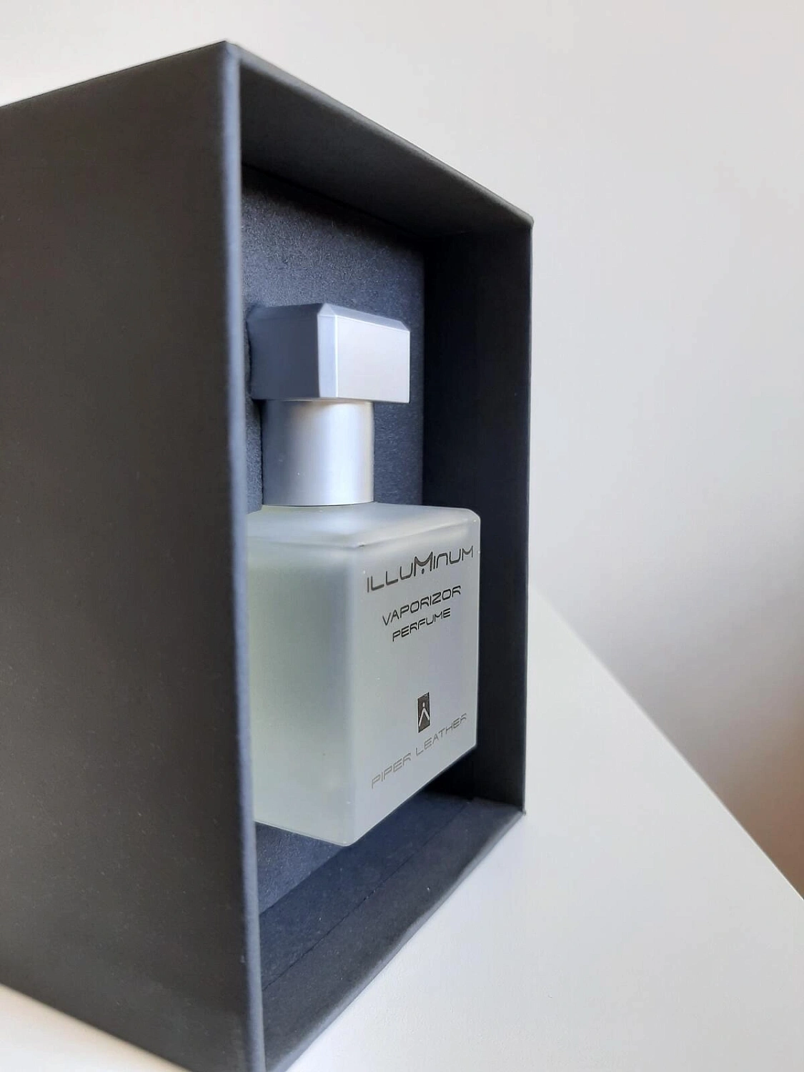 Illuminum Piper Leather