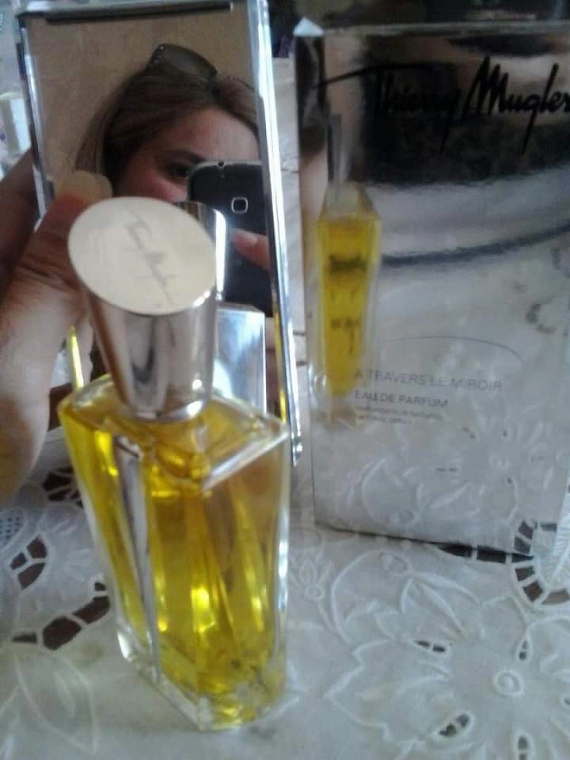 MUGLER A Travers Le Miroir MUGLER A Travers Le Miroir