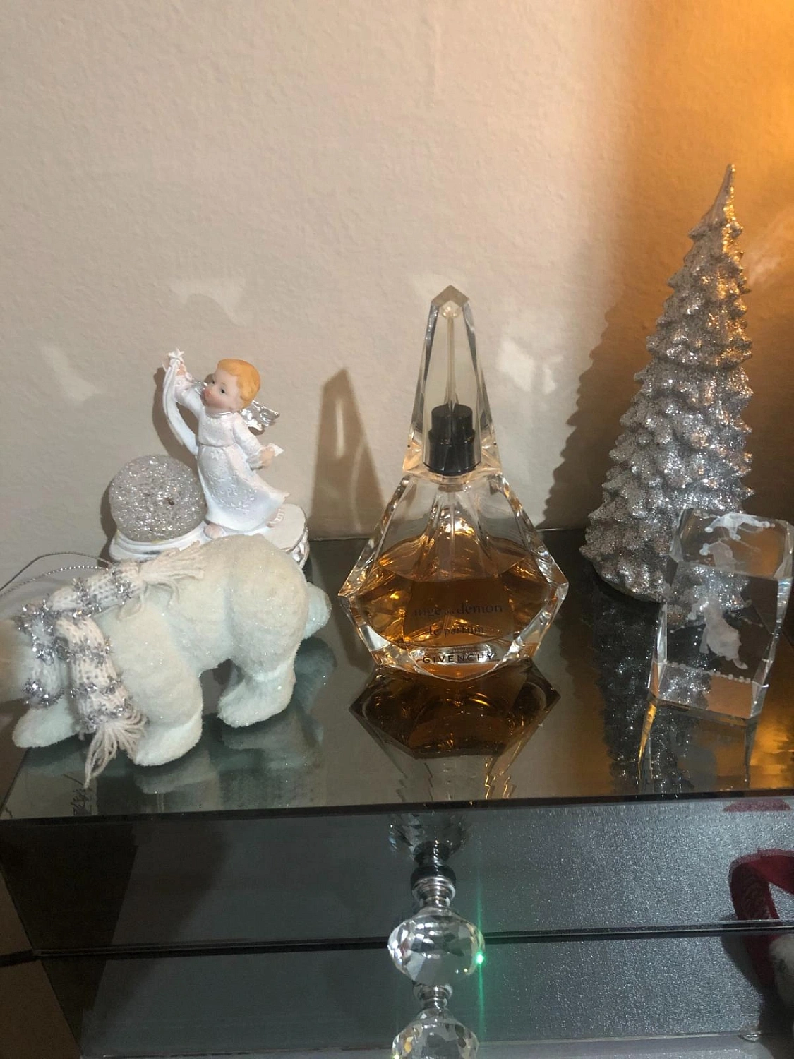GIVENCHY Ange ou Demon Le Parfum & Accord Illicite GIVENCHY Ange ou Demon Le Parfum & Accord Illicite