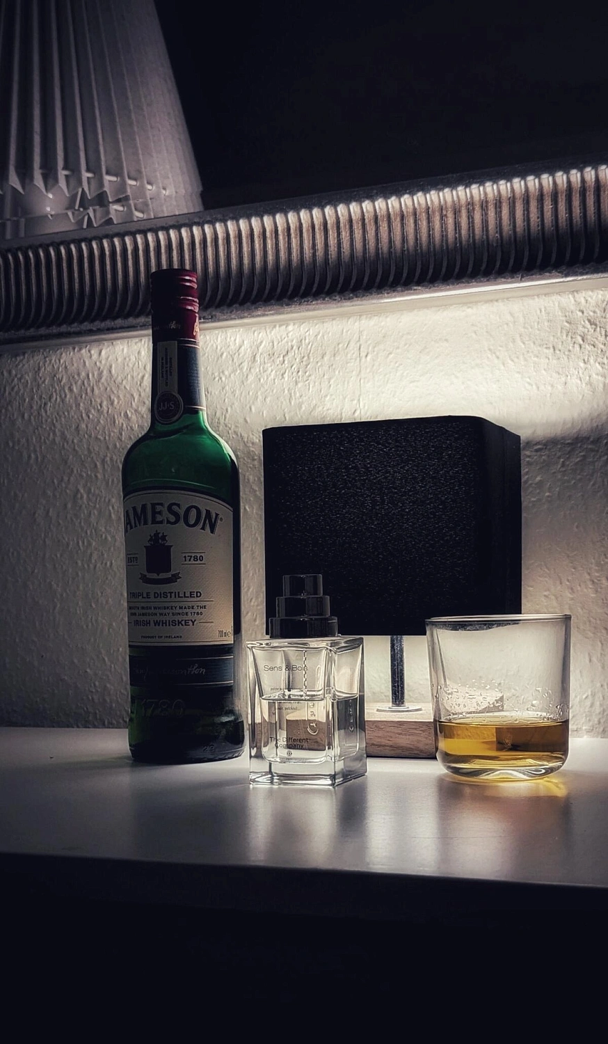 The Different Company Un Parfum des Sens et Bois