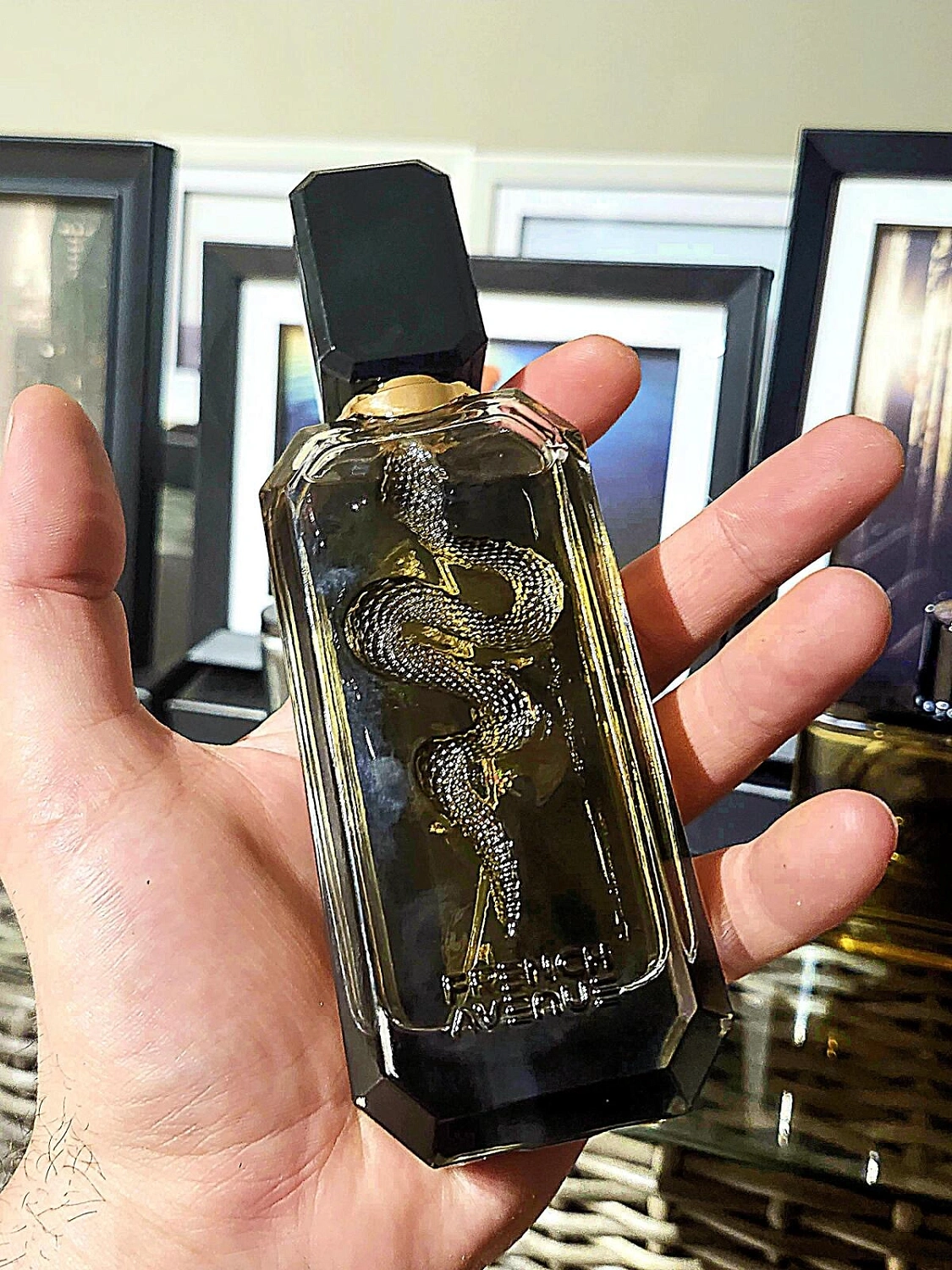 Fragrance World Veneno