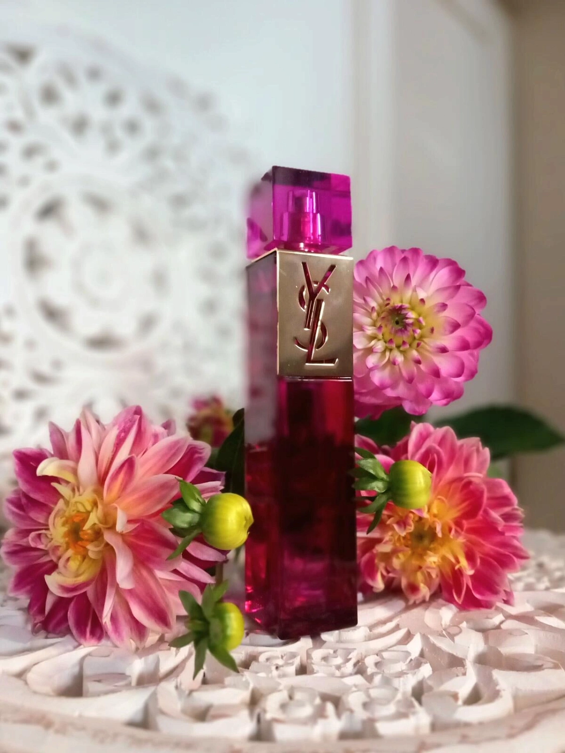 Yves Saint Laurent Elle