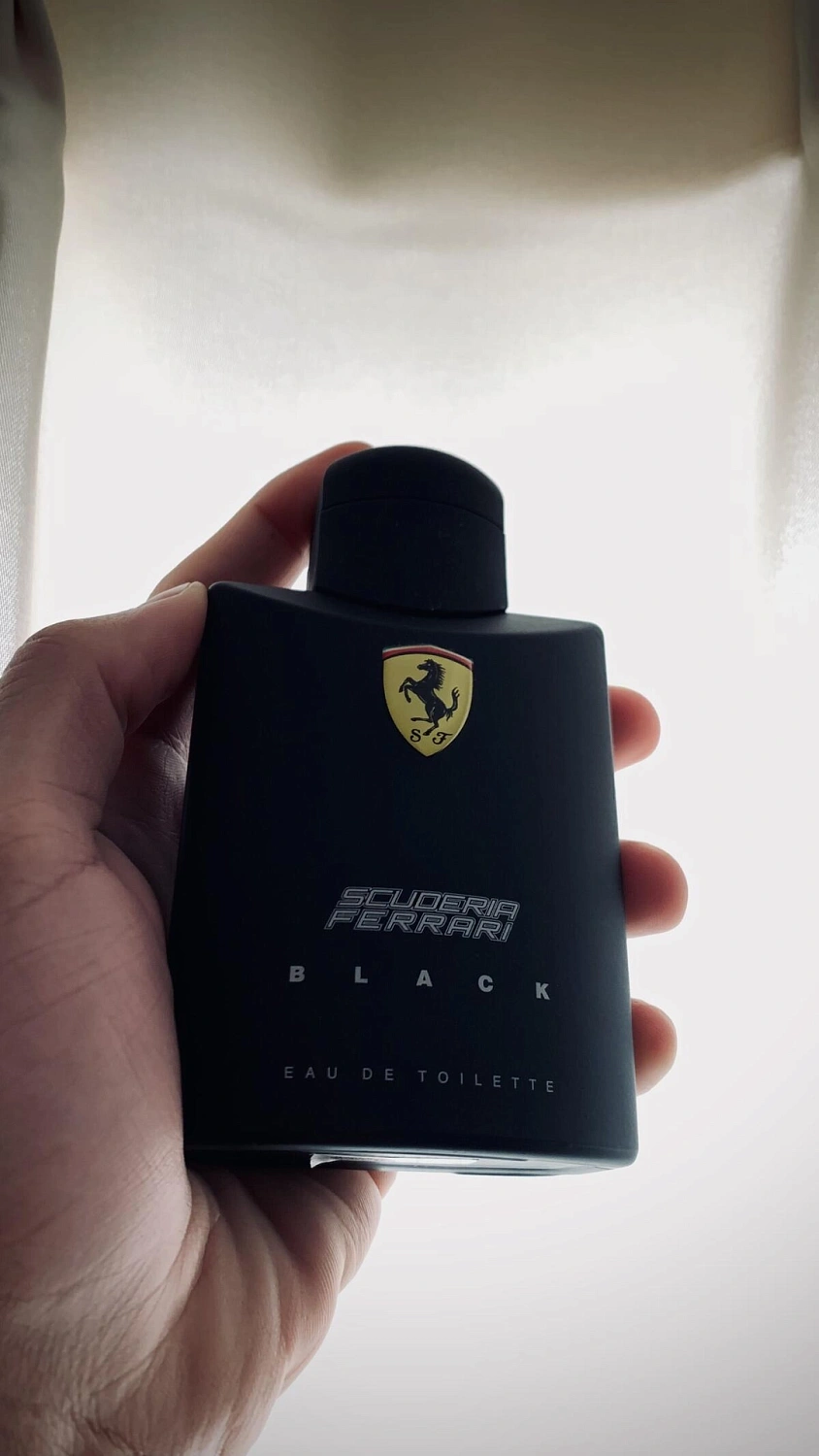 Ferrari Scuderia Black