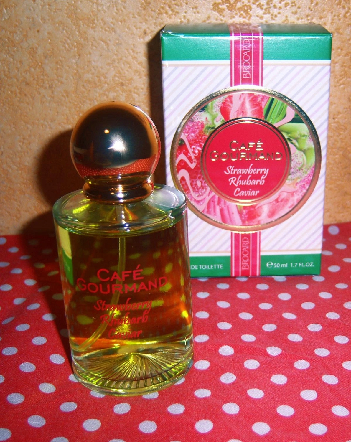 Brocard Cafe Gourmand Strawberry Rhubarb Caviar (Кафе Гурмэ Клубника и Ревень)