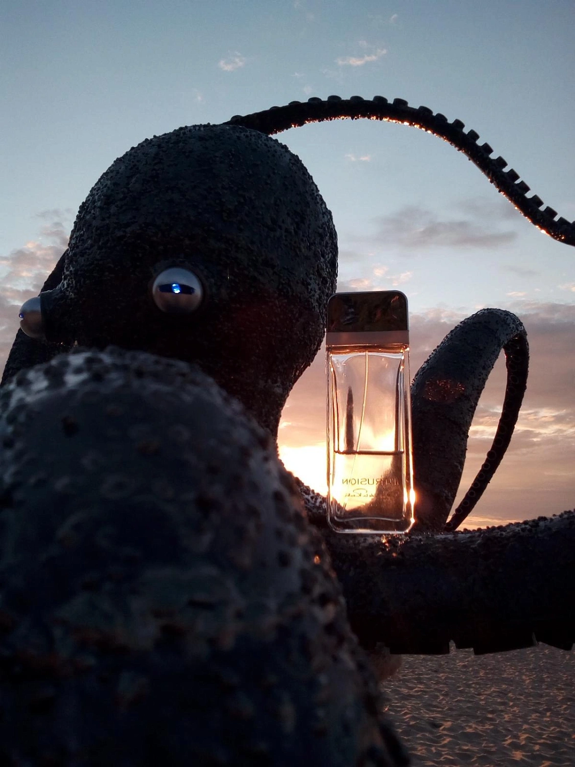 Oscar de la Renta Intrusion