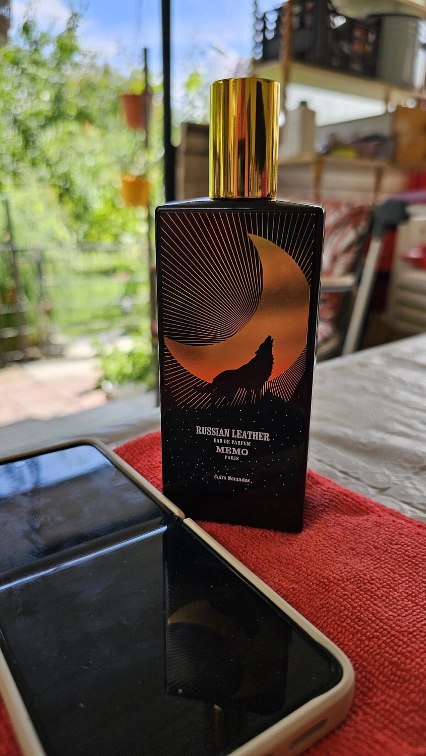 Memo Russian Leather