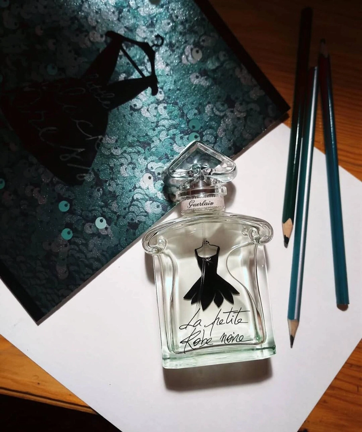 Guerlain La Petite Robe Noir Ma Robe Petales Fraiche
