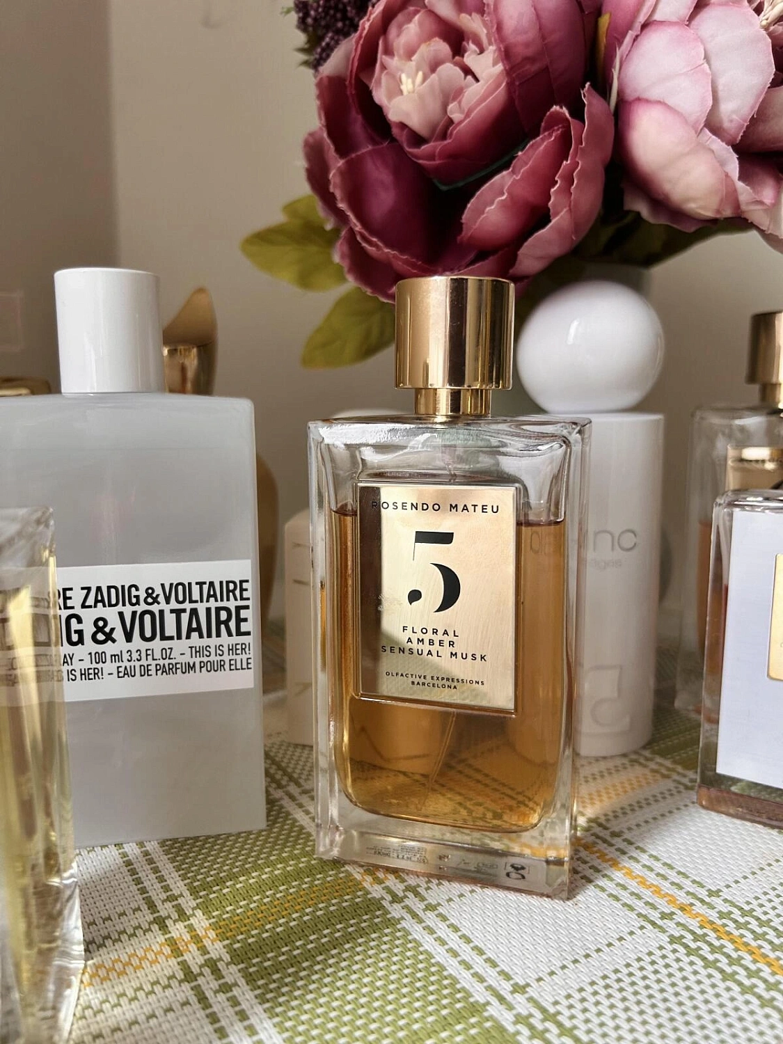 Rosendo Mateu Olfactive Expressions Rosendo Mateu Nº 5 Floral, Amber, Sensual Musk