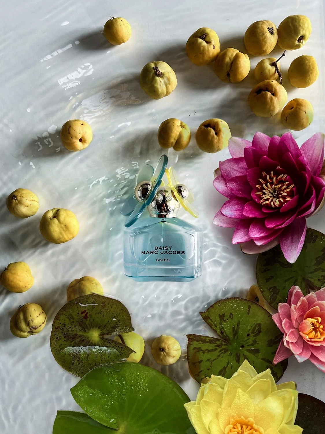 MARC JACOBS Daisy Skies