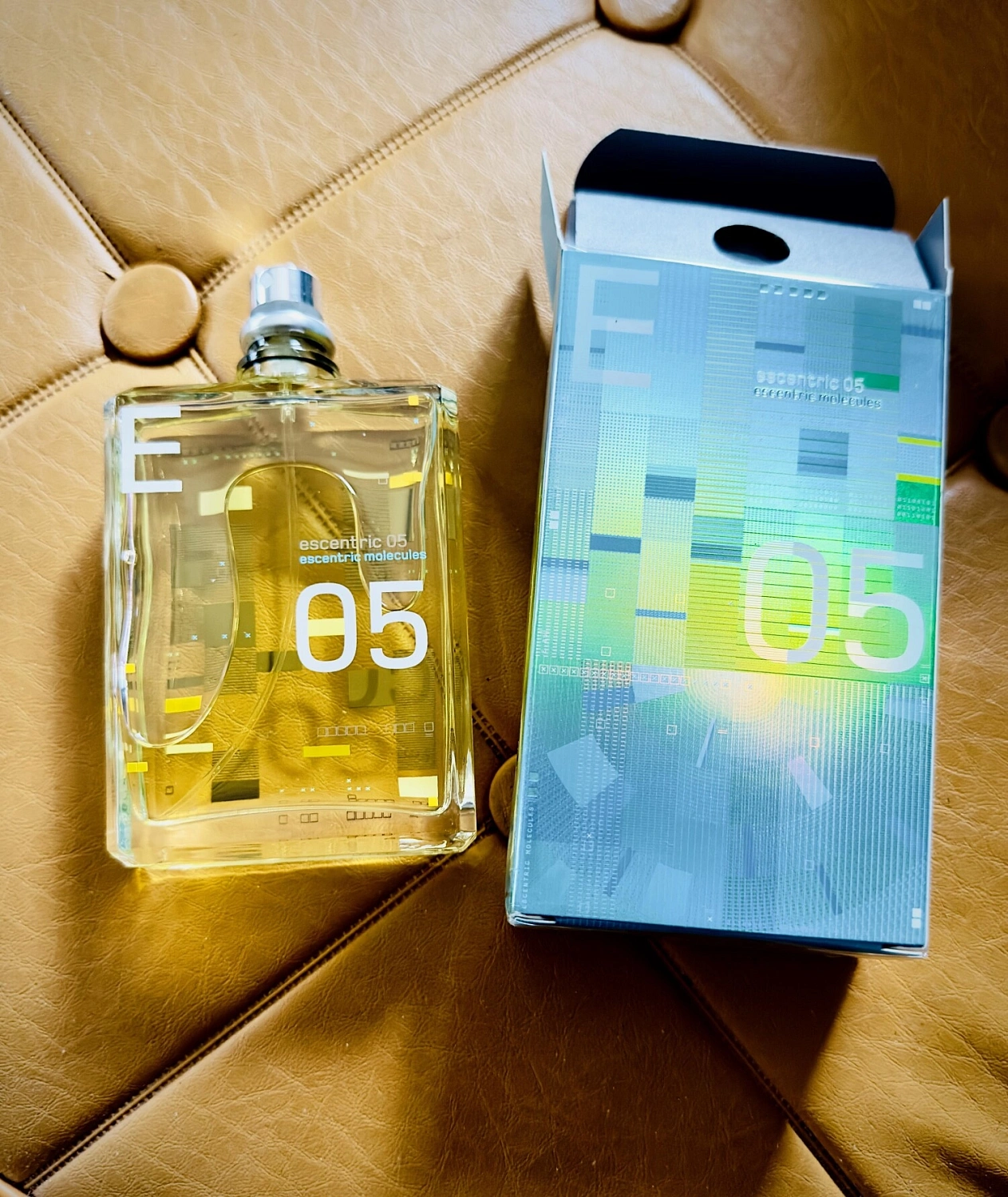 Escentric Molecules Escentric 05