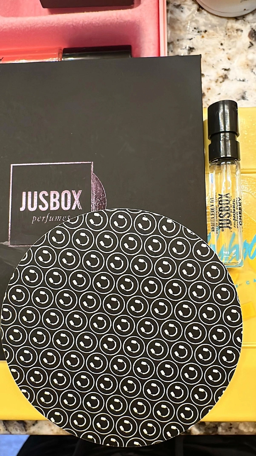 Jusbox Cheeky Smile Jusbox Cheeky Smile
