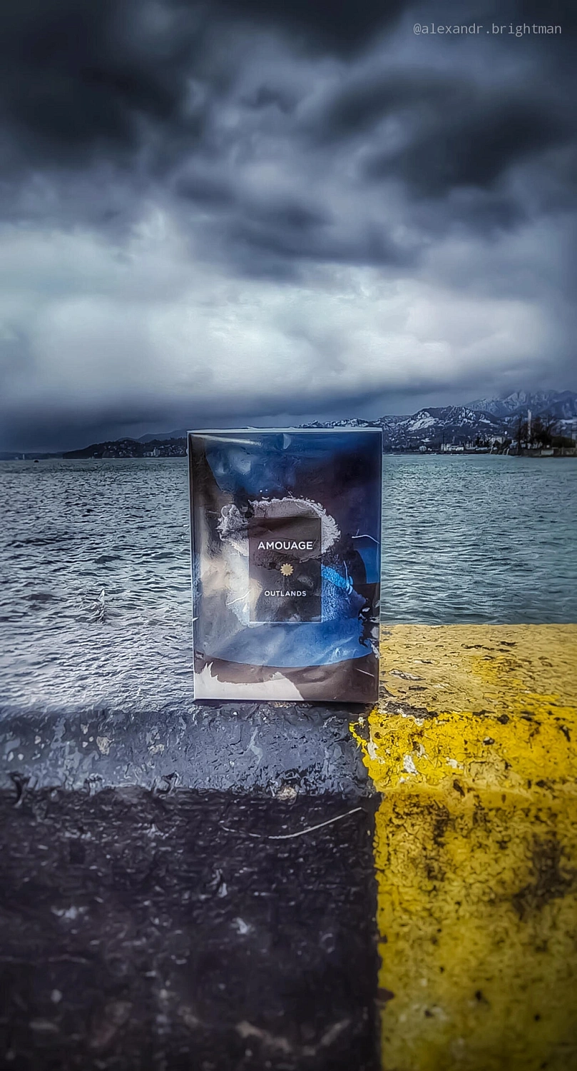 Amouage Outlands